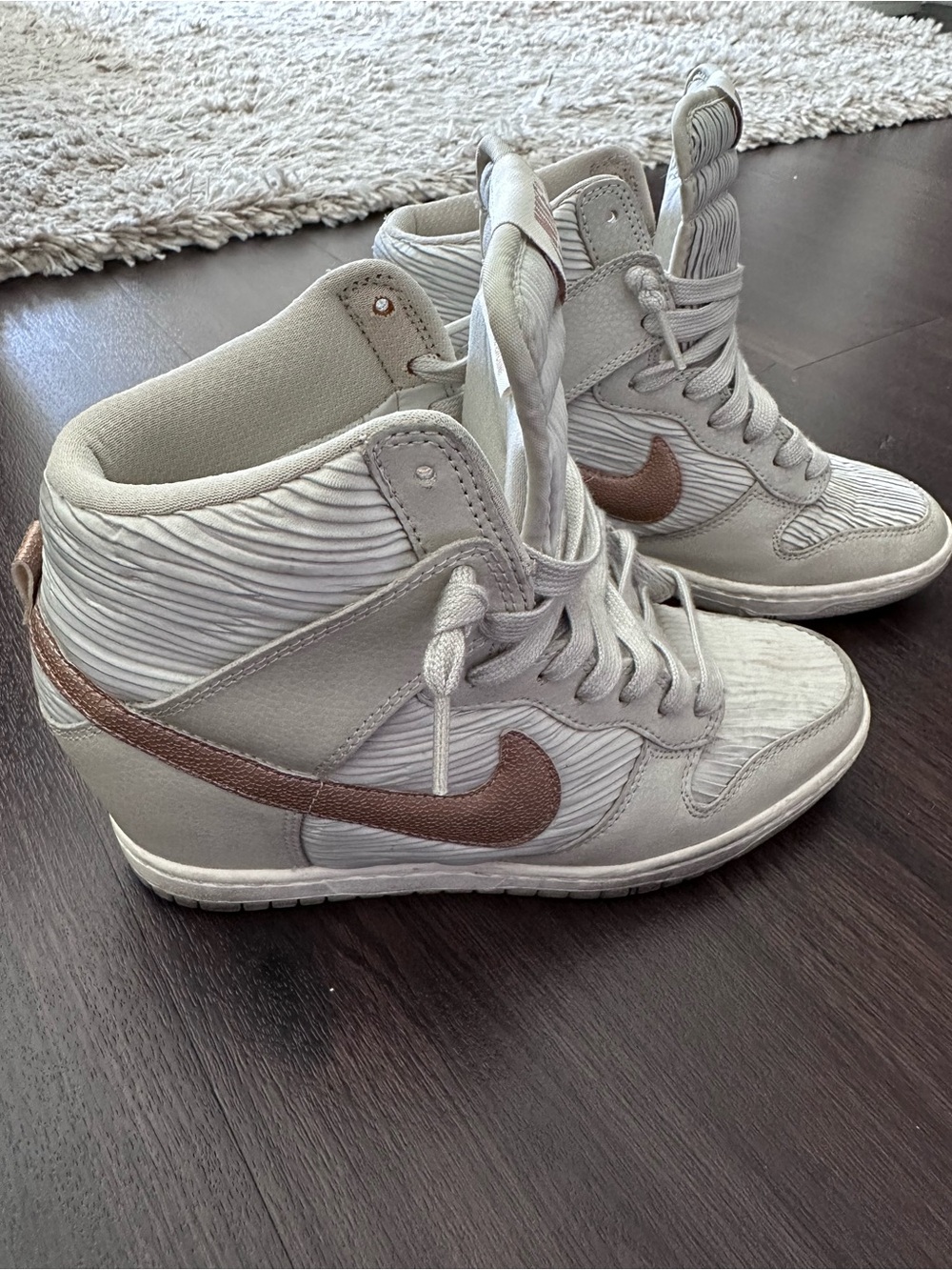 Nike women’s Dunk Sky Hi sneaker wedges Light Bone/Bronze 8